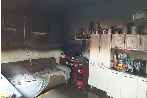 Incêndio assusta mulheres e destrói casa no Jardim Paulistano