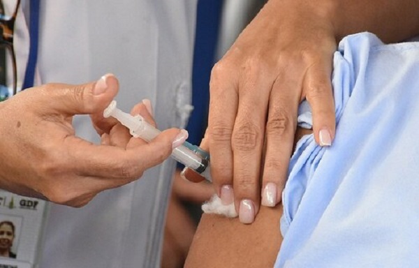 Vacinação segue das 8h às 19h em vários postos de Franca 