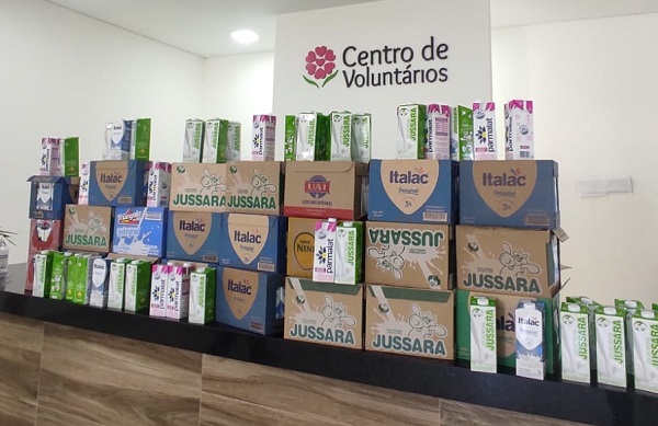 Assescofran entrega 324 litros de leite ao Centro de Voluntários da Saúde