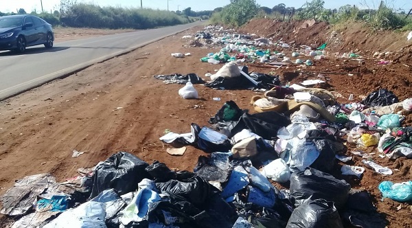 Guarda Civil flagra descarte ilegal de lixo em rodovia 