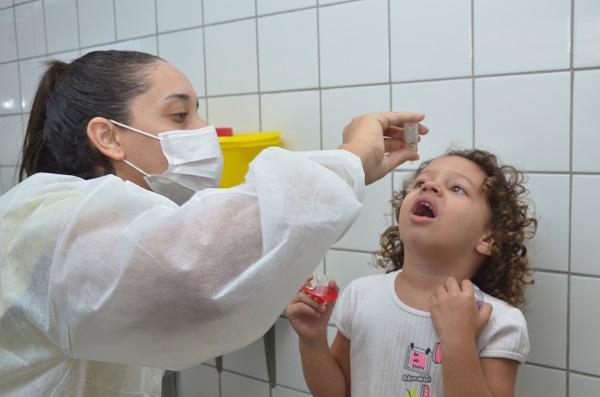 Franca prorroga campanha de vacinação contra Poliomielite