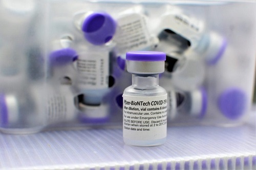 Anvisa mantém recomendação para uso da vacina Pfizer em adolescentes