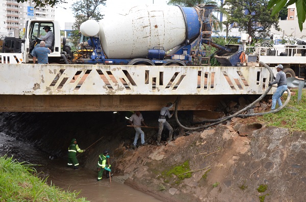 Prefeitura conclui recuperação de ponte no Córrego Cubatão