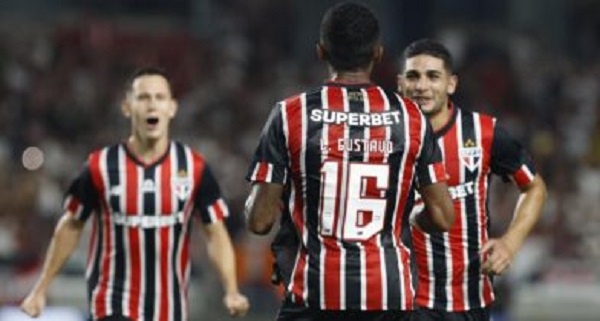 Palmeiras e São Paulo vencem jogos de ida da terceira fase