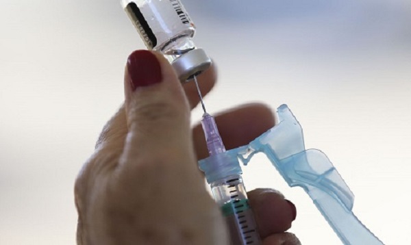 Vacinação contra Covid segue das 8h às 16h em cinco postos 