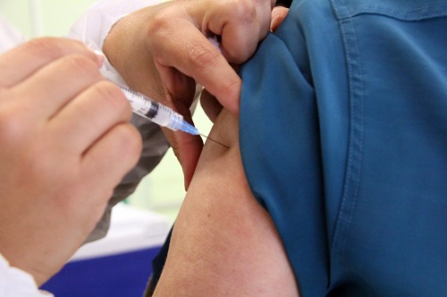 Confira a programação desta sexta para vacina contra a Covid-19 