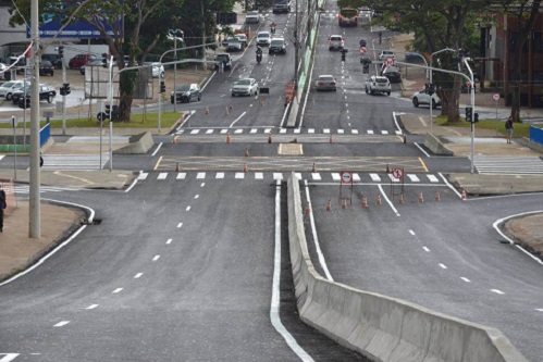 Infraestrutura inicia testes em semáforos na Avenida Champagnat