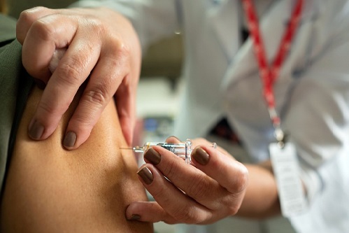 Batatais terá mutirão de vacinação para 43 e 59 anos contra Covid-19 