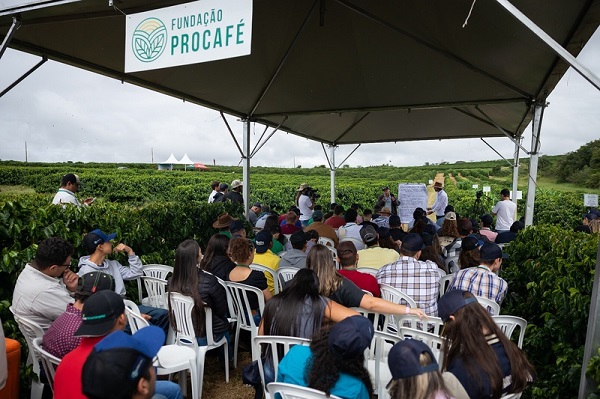 Dia de Campo da Fundação Procafé mostrará eficiência do uso de drones no cafezal