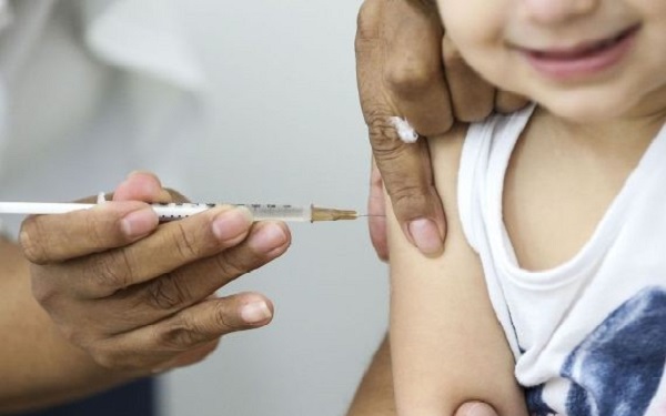 Franca também vai participar neste sábado do dia 'C' de vacinação 