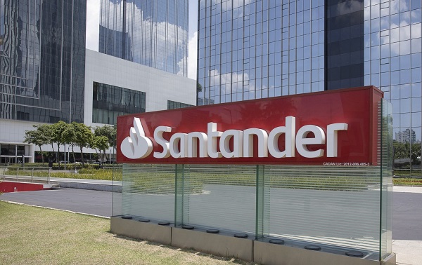 Santander Universidades concede 50 mil bolsas de estudo em programação