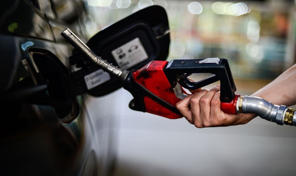 Procon registra diferença de R$ 0,52 no preço da gasolina em postos da cidade