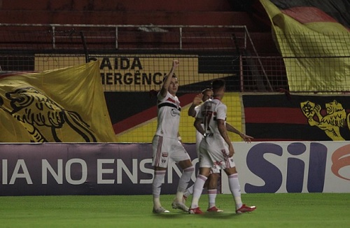 São Paulo bate o Sport e engata terceira vitória seguida no Brasileirão 