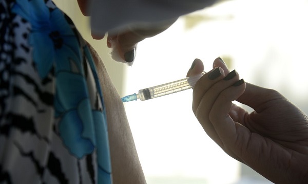 Vacinação terá quatro postos nesta segunda em Franca 