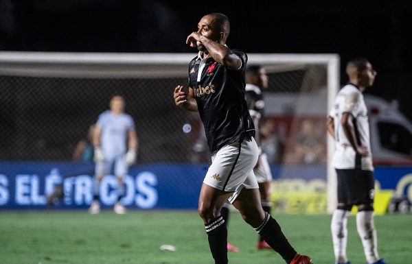 Vasco vence Botafogo por 1 a 0 e deixa Z4 do Brasileiro