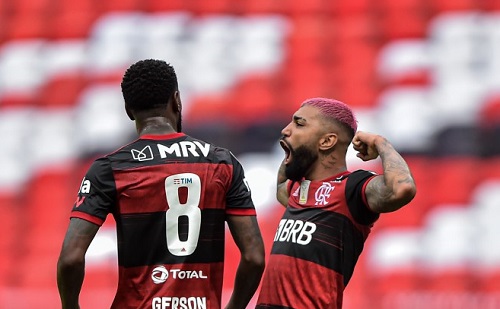 Flamengo bate o Inter e assume a liderança do Brasileirão 