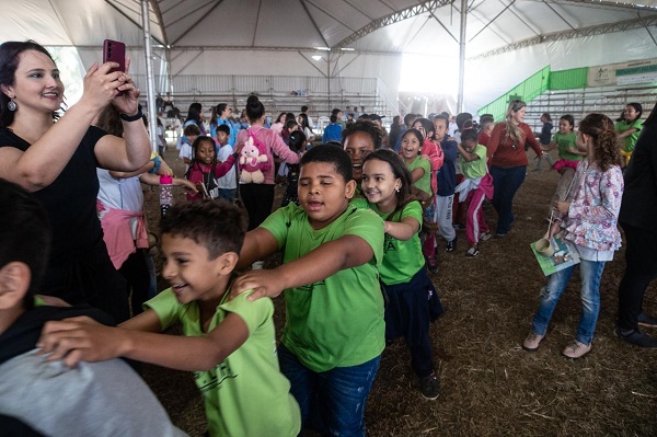 Feira Cultural do Meio Ambiente (GIMA)  leva 2,3 mil crianças ao campo 