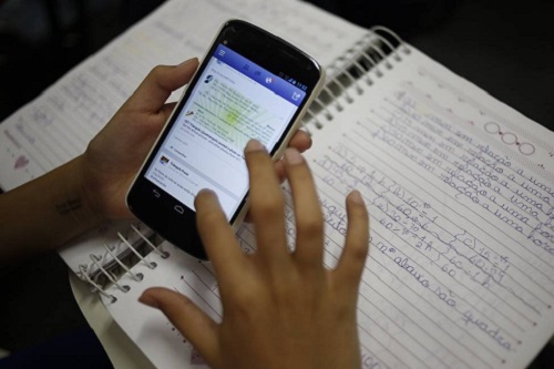 Câmara aprova auxílio para estudantes carentes sem acesso à internet