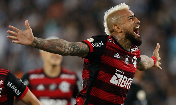 Flamengo vence Botafogo e retorna à vice-liderança do Brasileirão