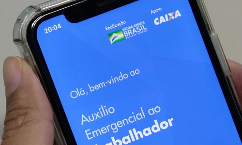 Caixa afirma que pagamento da 3ª parcela do auxílio emergencial depende de Bolsonaro