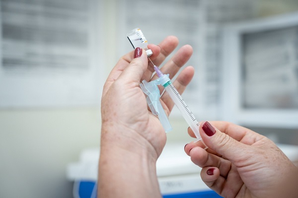 Vacinação contra HPV passa a ser em dose única em todo Estado 