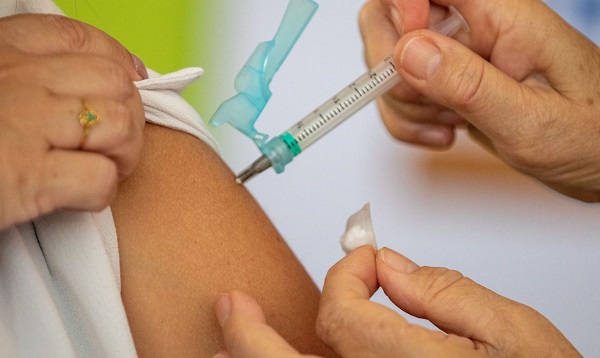 Estado amplia vacinação com Pfizer Bivalente para pessoas de 12 a 59 anos com comorbidades
