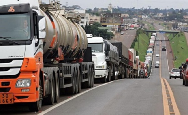 Governo Federal: auxílio a caminhoneiros pode atingir R$ 1 mil