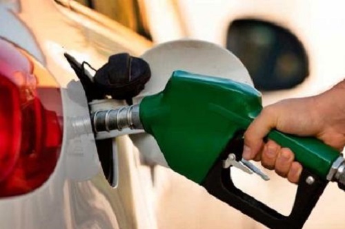 Desde maio, preço da gasolina já subiu 15,46%, diz ValeCard