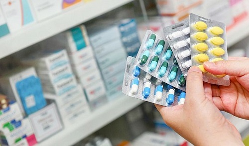 Antigripais já faltam nas farmácias brasileiras por causa do surto de gripe