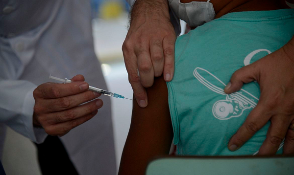 São Paulo ultrapassa 300 mil crianças vacinadas contra Covid-19 