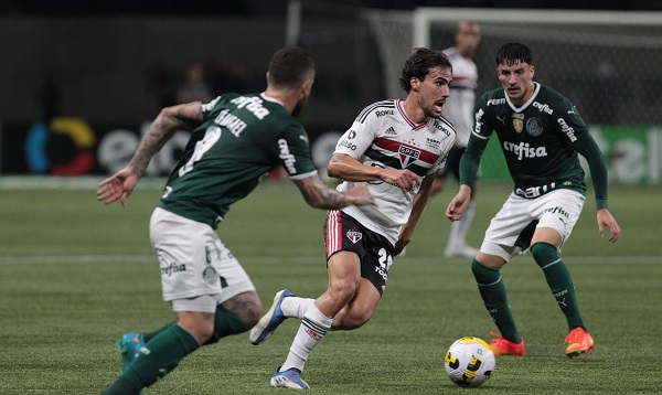São Paulo vence Palmeiras nos pênaltis e avança na Copa do Brasil
