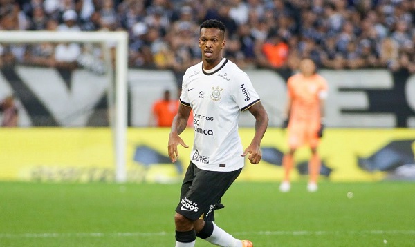 Brasileiro: Corinthians bate Fortaleza dentro de casa com gol contra