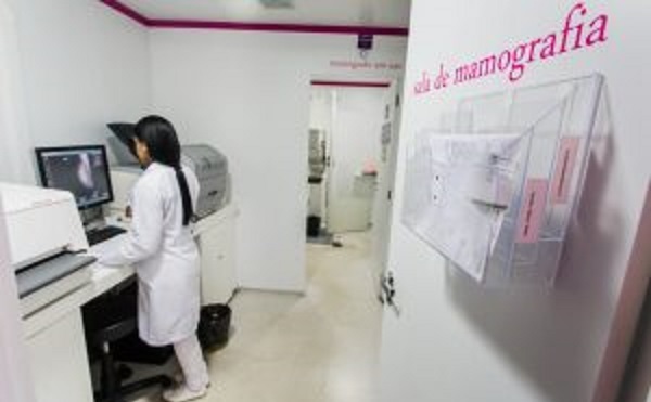 Aplicativo Poupatempo auxilia no agendamento de mamografias do programa Mulheres de Peito