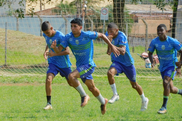 Francana inicia treinos para Copinha 2024; sorteio de grupos será nesta quarta