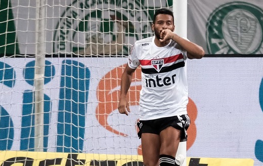 São Paulo vence Palmeiras e sobe para terceiro lugar no Brasileirão 