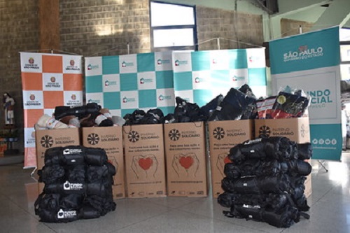 Governo de SP entrega 1 mil cobertores na região de Franca