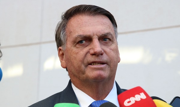 Ex-presidente Bolsonaro é internado em SP para passar por cirurgias