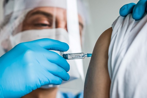 Ministro da Saúde estima que vacinação dos grupos prioritários acabe até setembro