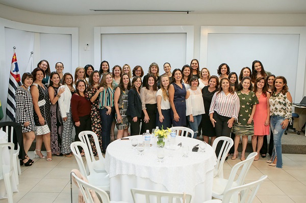 ACIF reúne 70 empresárias e lideranças femininas para o evento Inspira Mulher