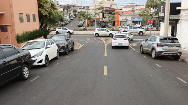 Mudanças no trânsito entram em vigor em três ruas próximas à avenida Ismael Alonso y Alonso