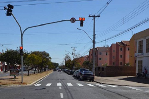 Novos semáforos são instalados na região do Leporace
