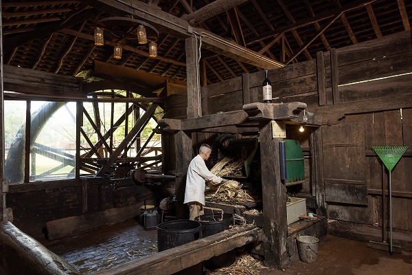 Dia Nacional da Cachaça: fazenda produz a bebida há mais de 160 anos