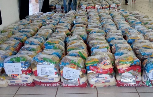 Distribuição de kits alimentares atende 29 mil alunos da rede estadual 