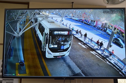 Novo sistema com 10 câmeras monitora Terminal de Ônibus Ayrton Senna