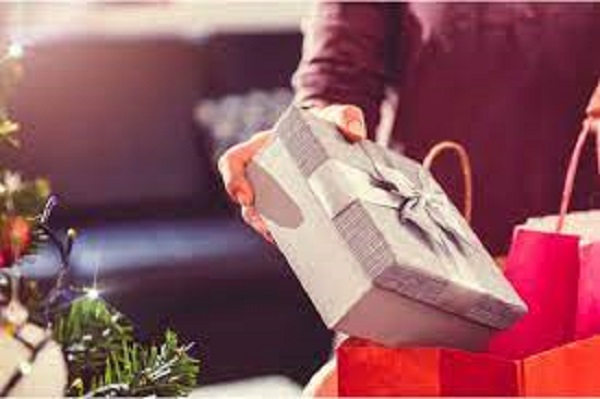 Natal deve levar mais de 80% dos francanos às compras, revela pesquisa do IE-ACIF